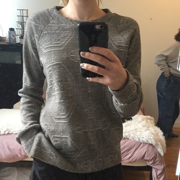 Brown sweater - Picture 4 of 4